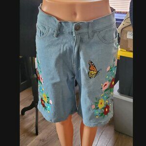 SILK & LACE Embroidered Butterfly Denim Shorts Size M 8 10